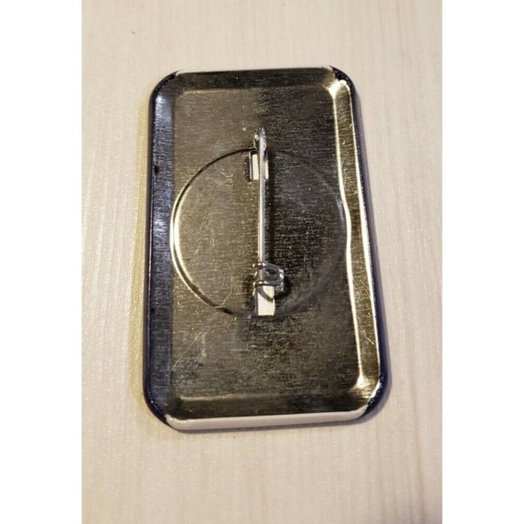 Vintage Disney Channel Pin Back Button Walt Disney Productions April 18 1983 - Picture 2 of 2